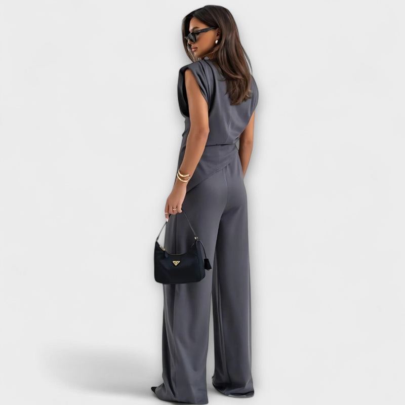 Sofia - Asymmetrisk ensemble med draperade axlar