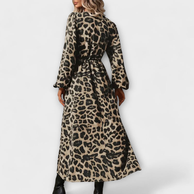 Natalie - Stilig klänning med leopardmönster