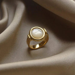 Elegant ring av pärlor