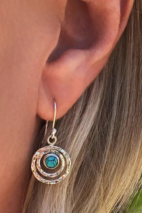 Boho Saturn örhängen med turkos sten i silver & guld