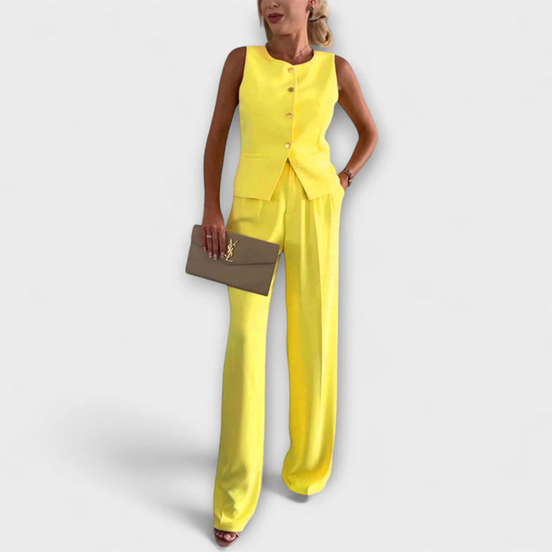 Wilhelmina - Snygg ärmlös topp och byxensemble