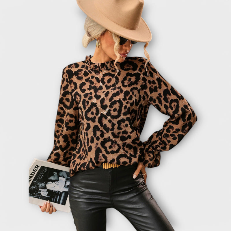 Kayla - Leopardblus med plisserad krage