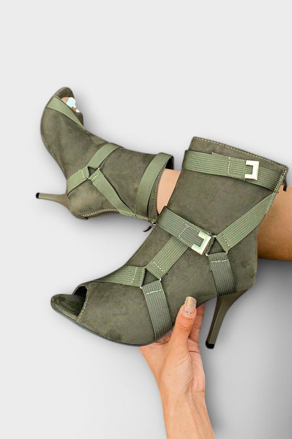 Eleganta klacksandaler med tånack