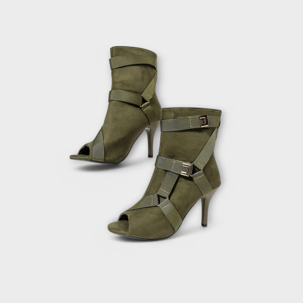 Eleganta klacksandaler med tånack