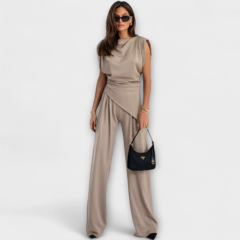 Sofia - Asymmetrisk ensemble med draperade axlar