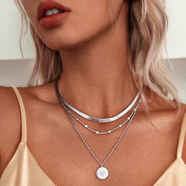 Triple-halsband