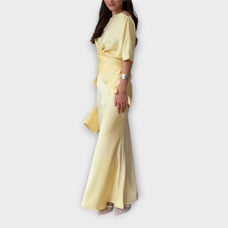 Finja - Off-Shoulder Top med Knytframsida och Kjolset
