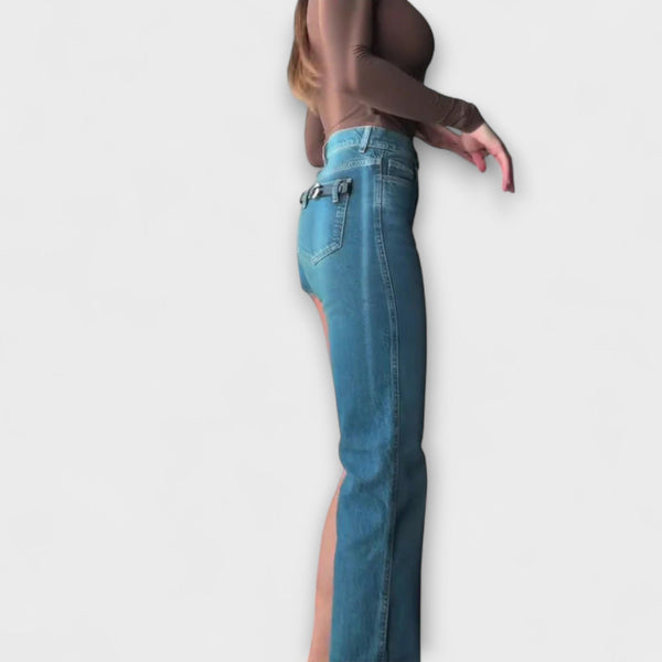 Astra - Trendiga asymmetriska denimshorts med en axelrem