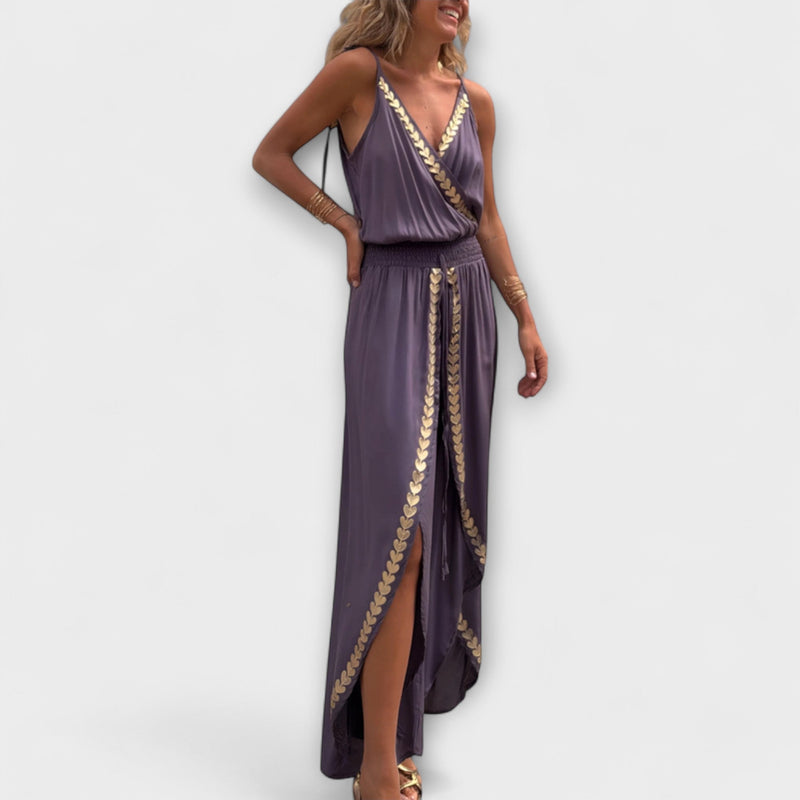 Angela - Donatila V-ringad jumpsuit med broderi och öppna ben
