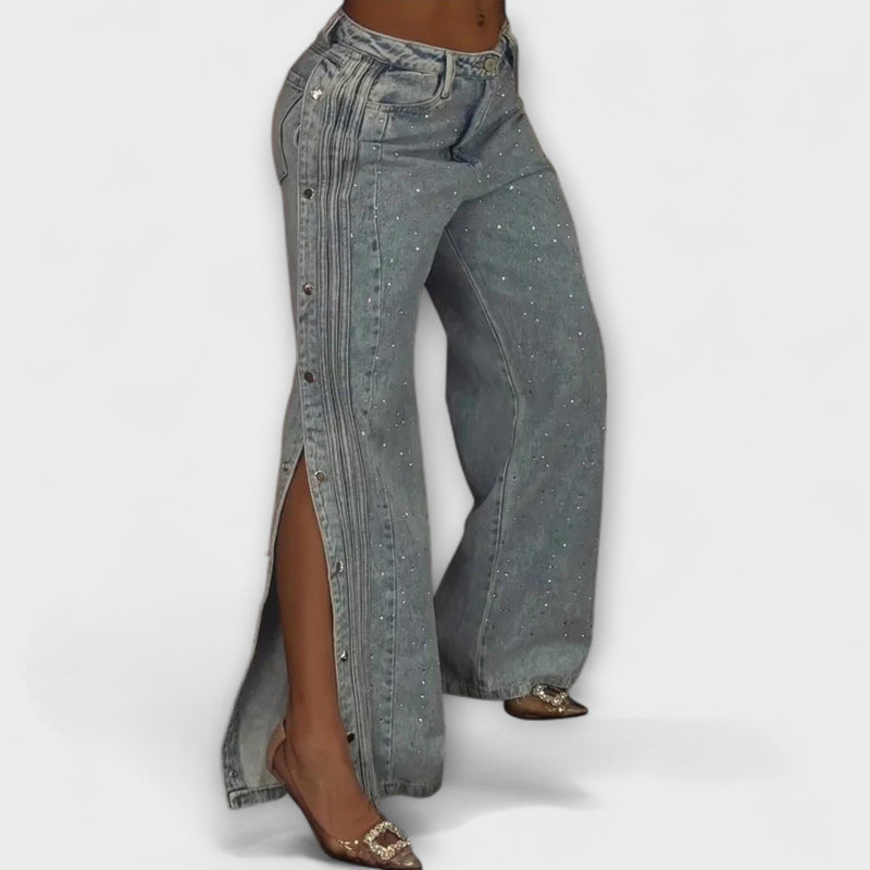 Nola - Högmidjade jeans med strass och sidoknappar