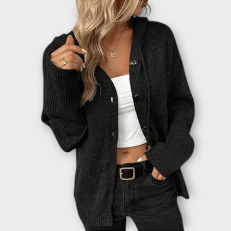 Brittan - Stickad cardigan med knappar