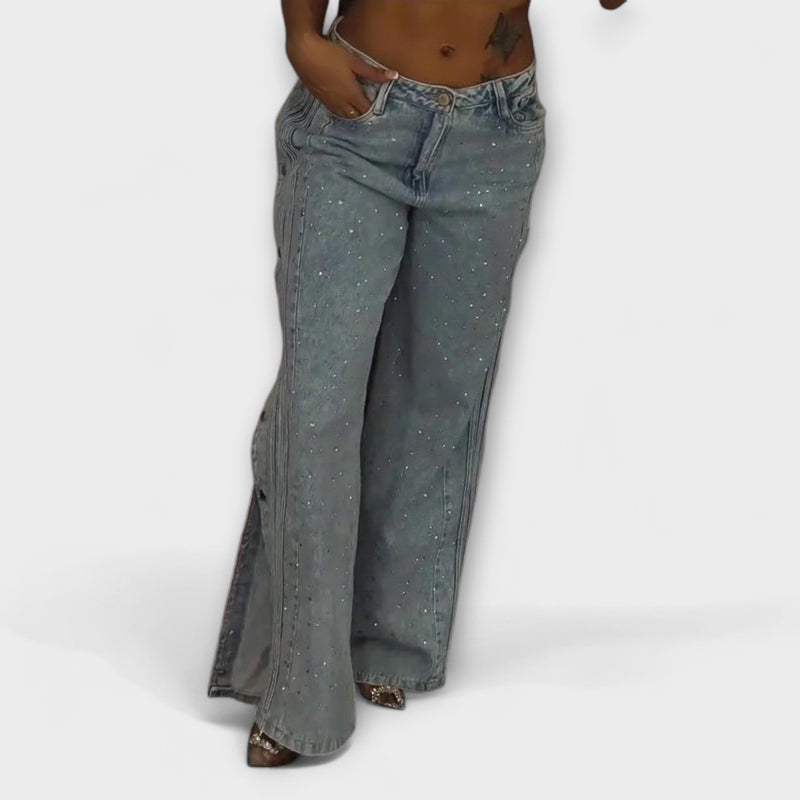 Nola - Högmidjade jeans med strass och sidoknappar