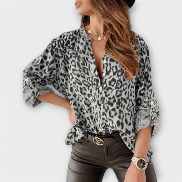 Moderna blusen med leopardmönster