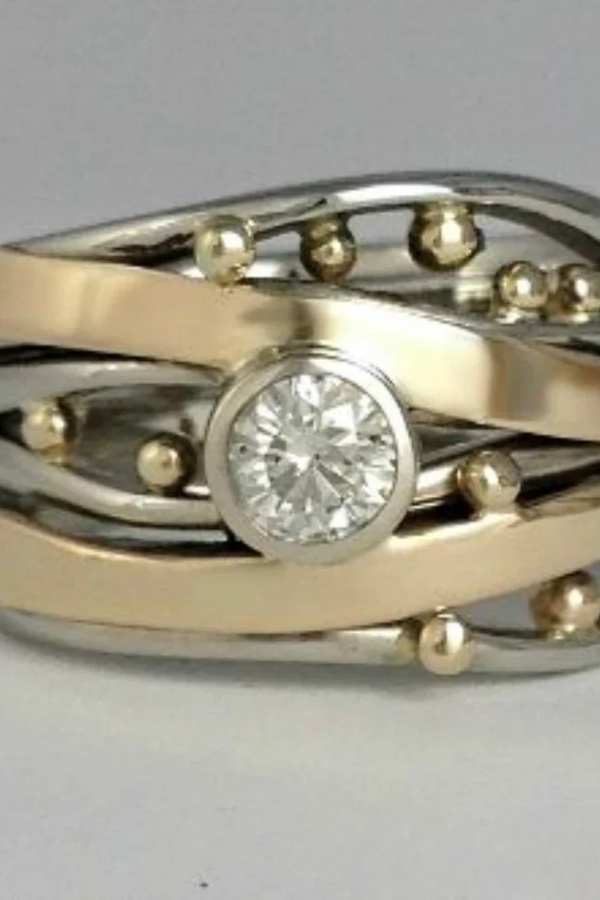 Klassisk Guld Inlagd Zirkonia Ring