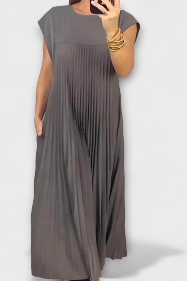 Zairelle – Elegant Plisserad Klänning
