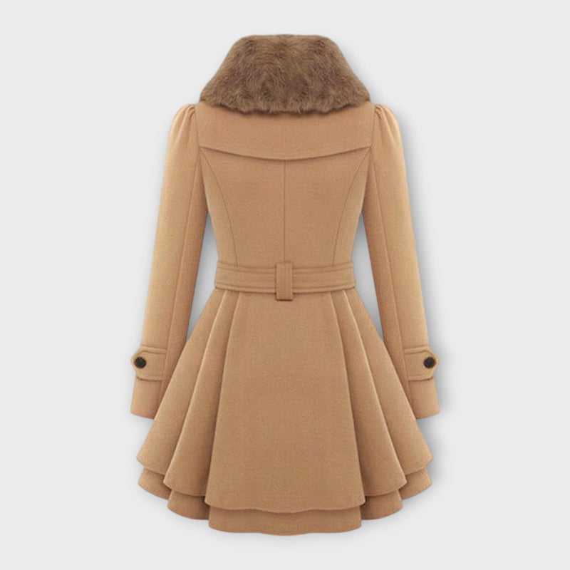 Emma - Elegant kappa med konstpälskrage