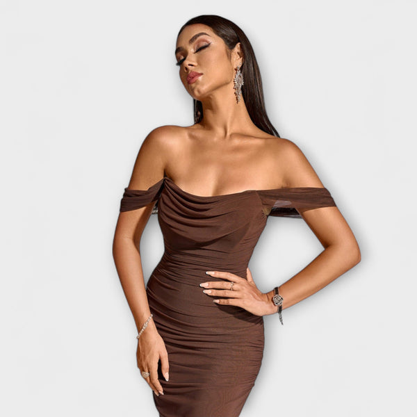 Ione - Off-Shoulder Raffung Bodycon Klänning