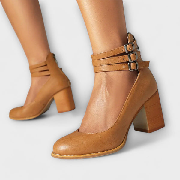 Alira – Pumps med ankelremdesign