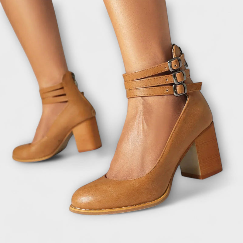 Alira – Pumps med ankelremdesign