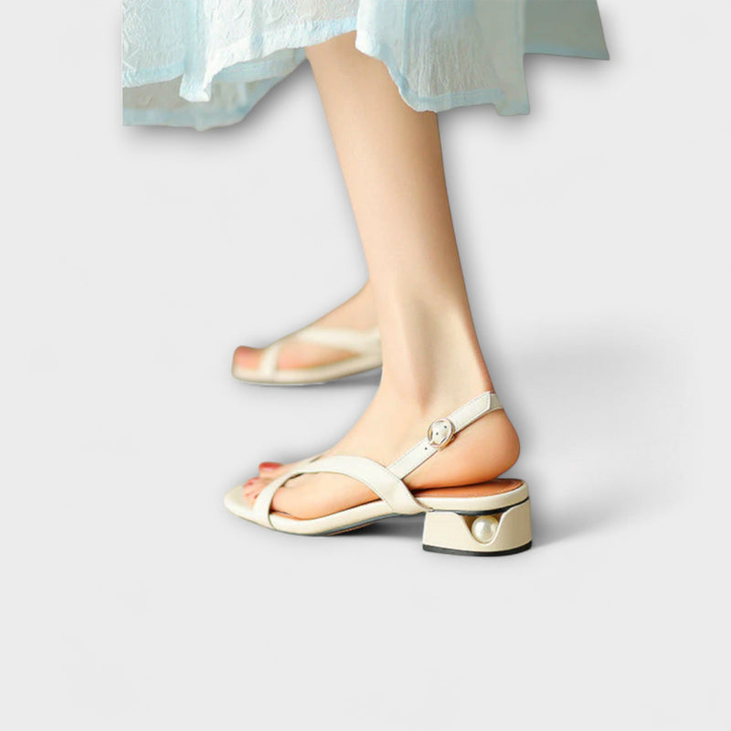 Evelyn - Eleganta Platta Sandaler Minna med Raffinerad Finish
