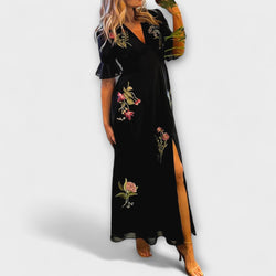 Beatrice - Elegant Navy Blå Klänning med Blomsterbroderi