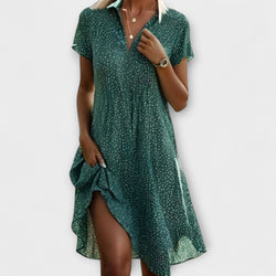Sofia - Flödande sommarklänning med tidlös look