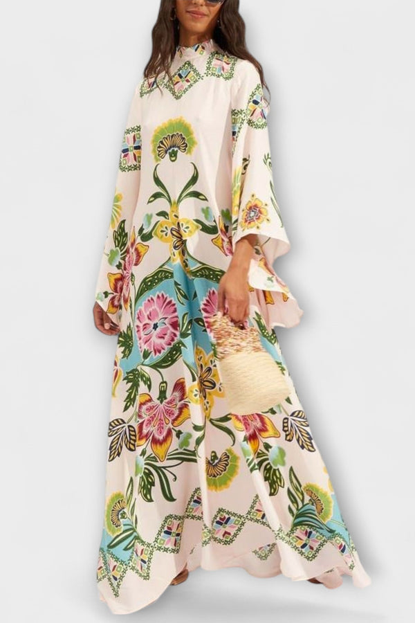 Lisa - Elegant maxiklänning med blommönster och flödande design