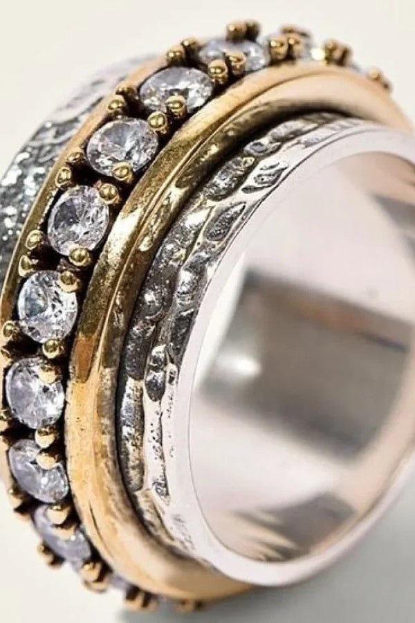 Retro Ring med Inlagda Stenar
